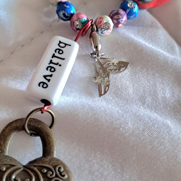 HANDMADE Colorful Beaded Necklace with Heart Pendant - Picture 5 of 8